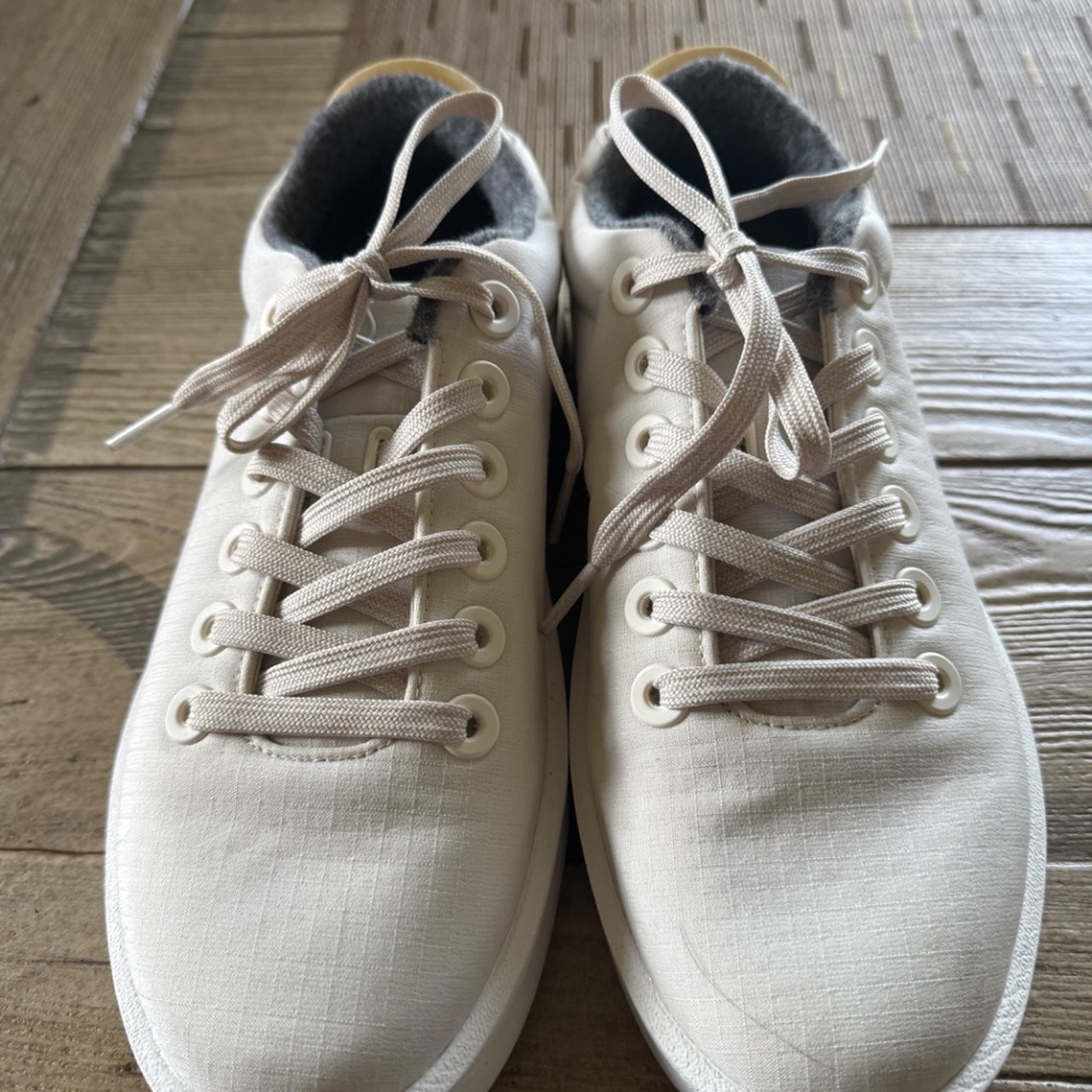 Allbirds Tennis Shoe - Picture 2 of 5